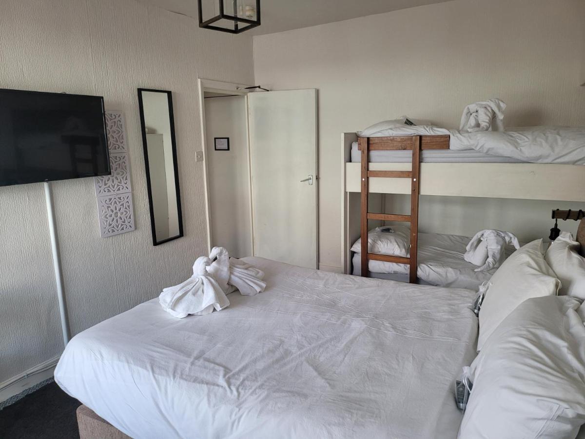 Sea View Flat 4 Fast Wifi & Free Parking Apartment Scarborough