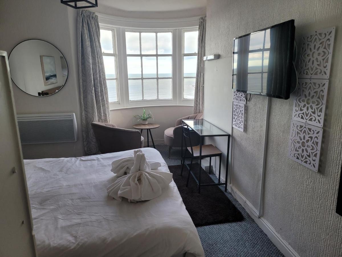 Sea View Flat 4 Fast Wifi & Free Parking * Scarborough